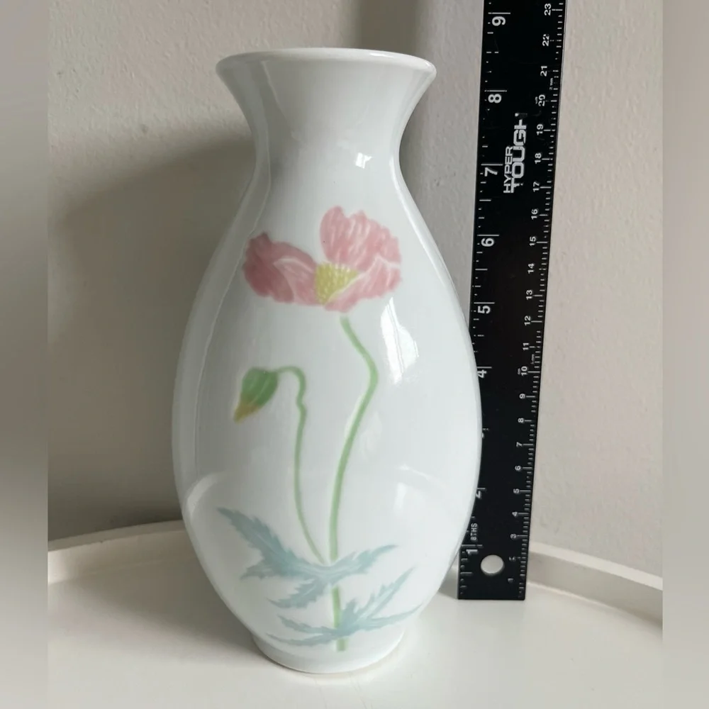 Vintage Pink Poppy Asian White Ceramic Vase - Picture 10 of 10